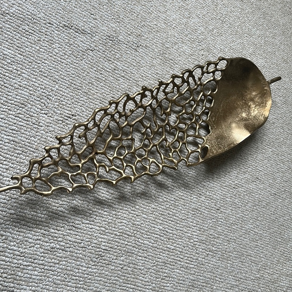 Brand New NEVER USED - GOLD DECORATIVE LEAFY TRAY